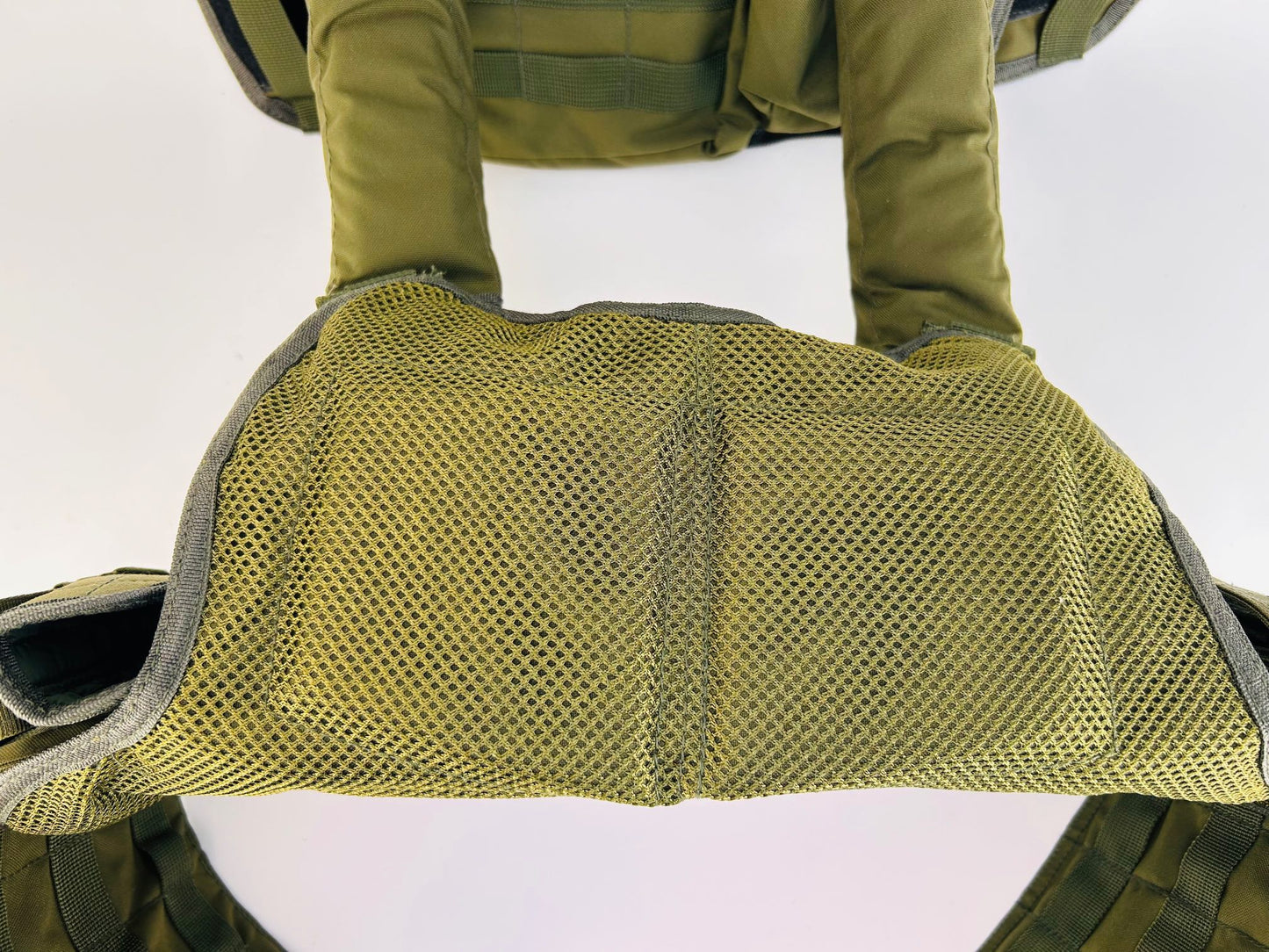 tactical vest, plate carrier, plate carrier vest with plates, men's tactical vests