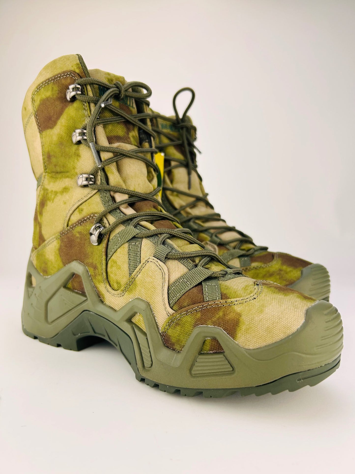 shoes for hiking,best hiking footwear,hiking footwear,hiking boots for snow,winter hiking shoes,
Camp shoes, shoes for camping,trail hiking shoes, best shoes for camping,