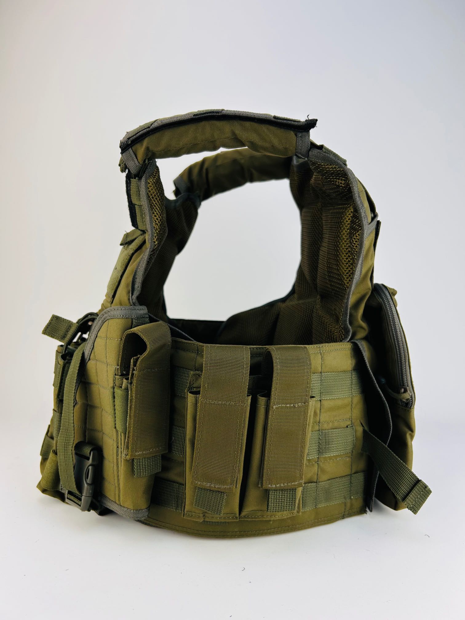 tactical vest, plate carrier, plate carrier vest with plates, men's tactical vests
